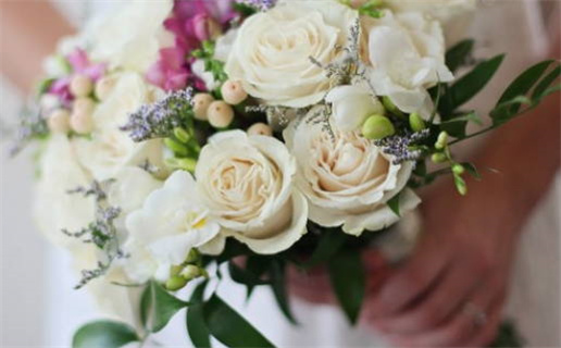 2025年农历闰六月十八结婚好不好 是办喜事好日子吗