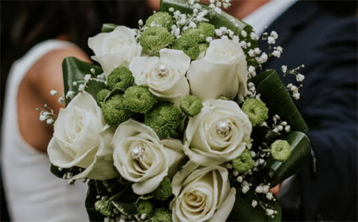 2025年农历七月十一是不是结婚吉日 今日办婚礼好吗