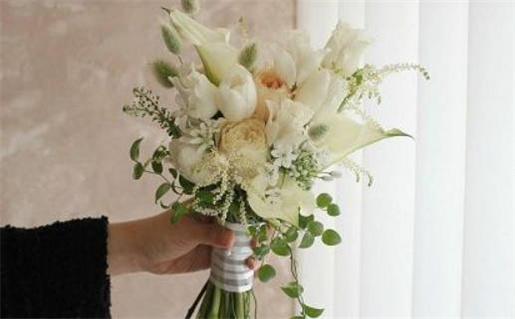 2025年农历腊月二十领证日子如何 今日登记领证好吗