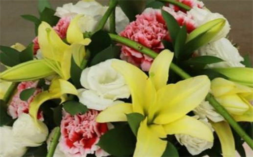 2025年农历九月廿四领证日子如何 今日登记结婚好吗